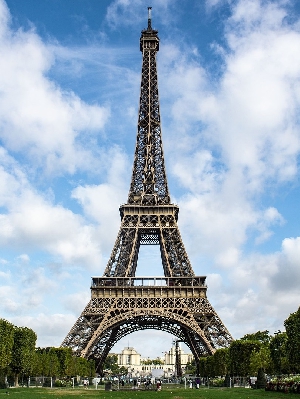 paris-4453237_1280